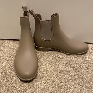 Rain boots